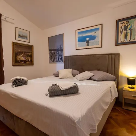 State Of Art, Balica Rat Dom wakacyjny Stanici